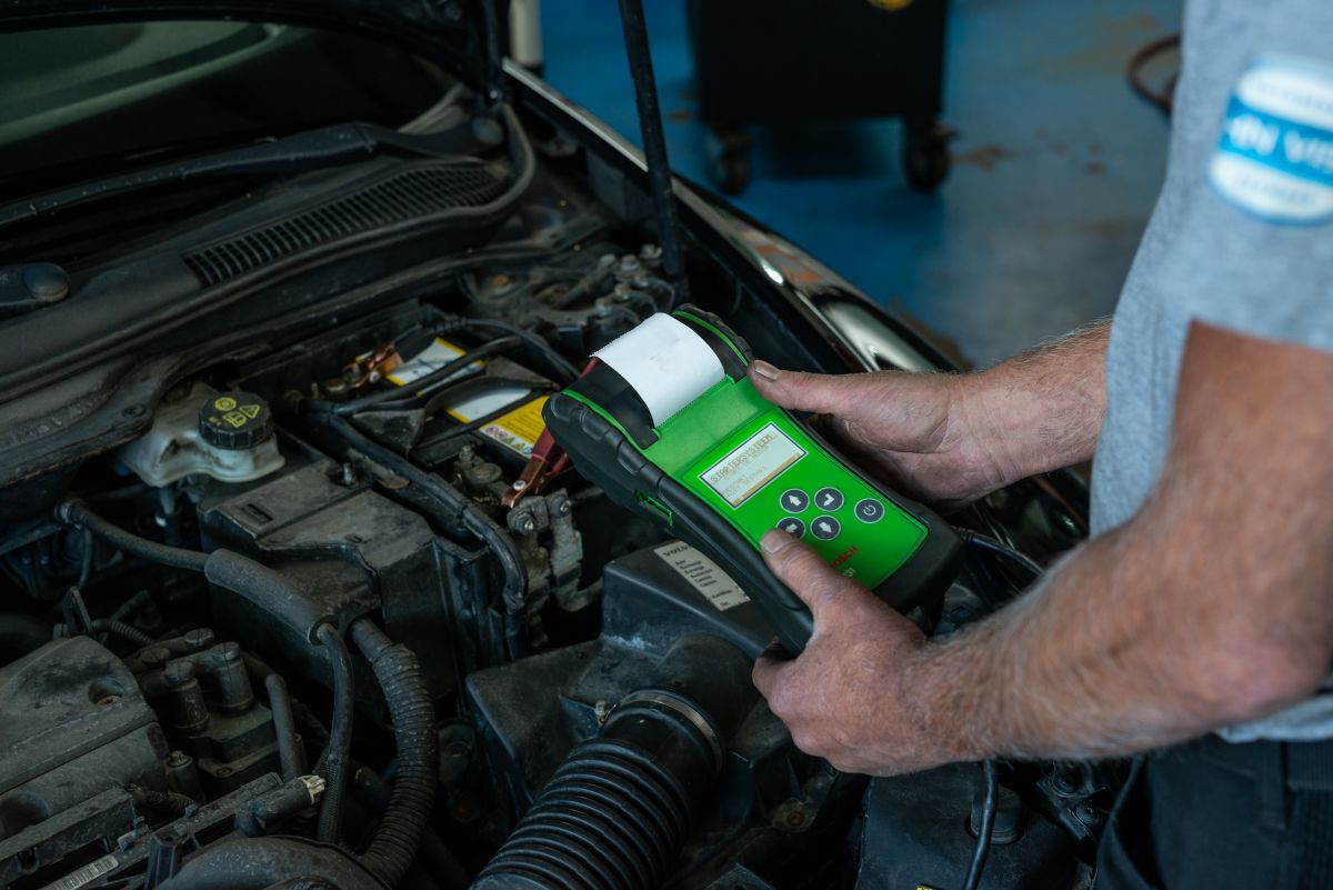 Kleine reparaties > snelle service bij Autobedrijf John Visser