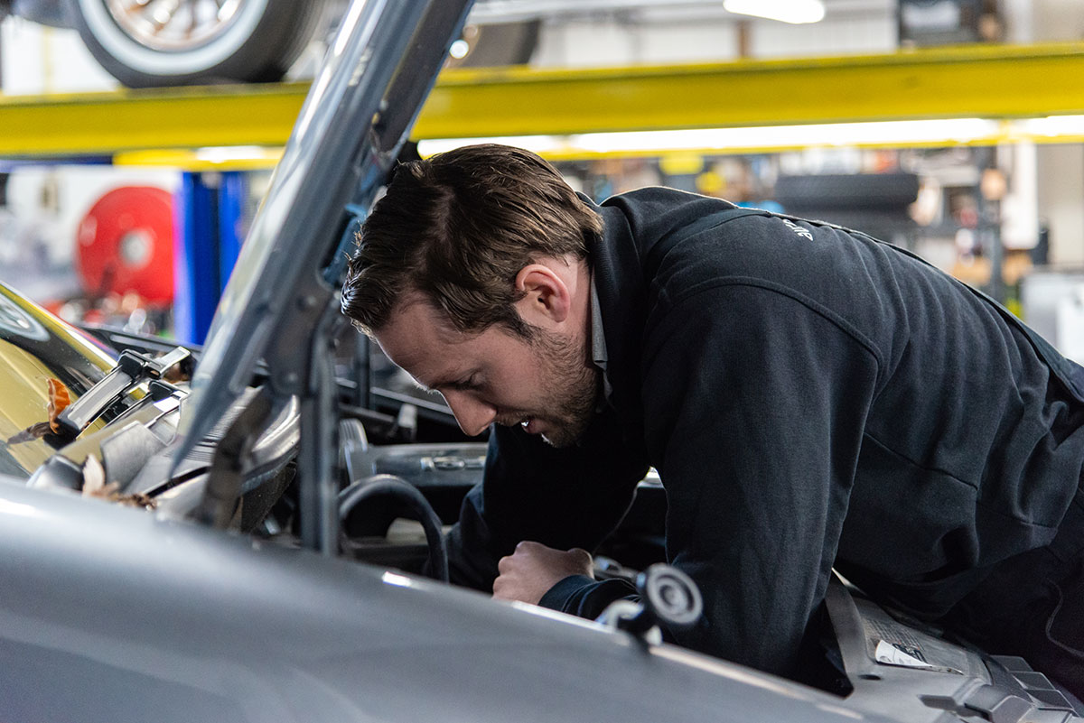 Kleine reparaties > snelle service bij Autobedrijf John Visser